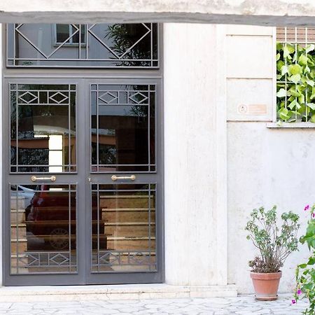 Appartamento Di Charme San Giovanni - Colosseo Rome Bagian luar foto