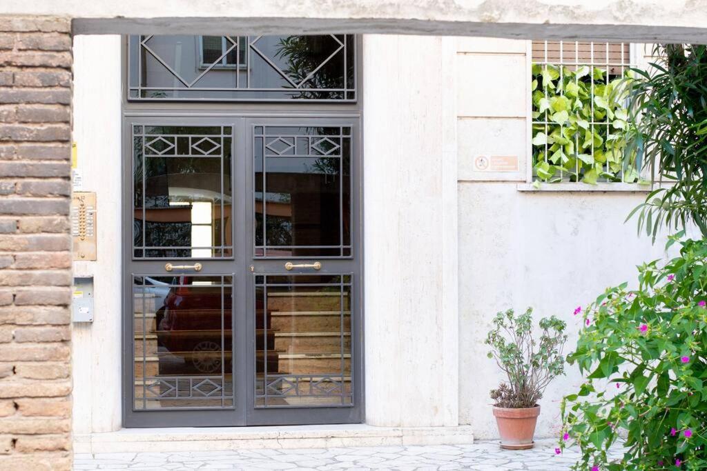 Appartamento Di Charme San Giovanni - Colosseo Rome Bagian luar foto